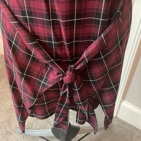 BCBGeneration plaid tunic with fun details - Picture 4 of 5